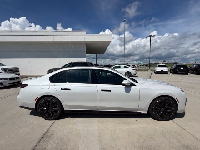 Used 2026 BMW 740i w/ Premium Package RWD image 5