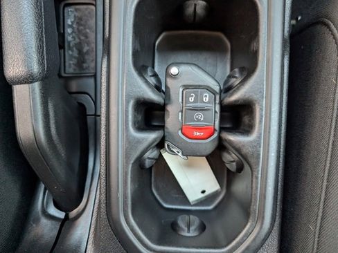 Used 2020 Jeep Wrangler Unlimited Sahara w/ Dual Top Group image 19