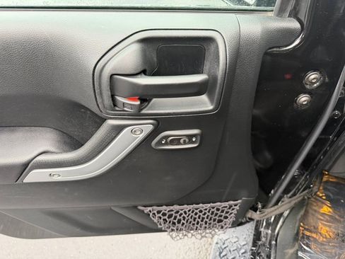 Used 2017 Jeep Wrangler Unlimited Sahara w/ Max Tow Package image 13