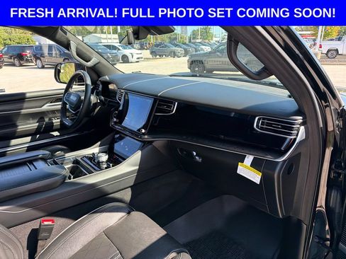 Used 2024 Jeep Grand Wagoneer Series II Obsidian w/ Quick Order Packagew 28T AWD/4WD image 38