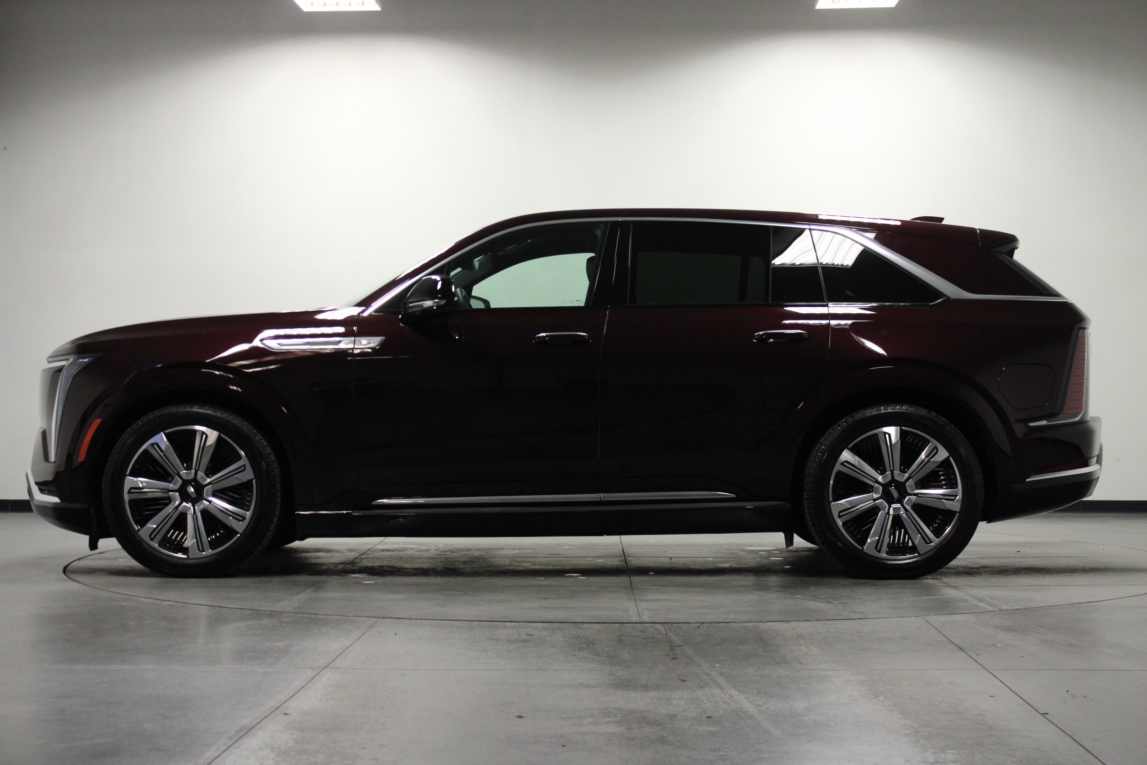 Used 2025 Cadillac Escalade IQ Luxury 2 w/ LPO, Premium Carpet Package AWD/4WD image 7