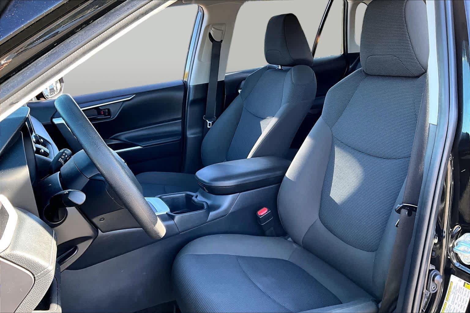 Certified 2025 Toyota RAV4 LE AWD/4WD image 7