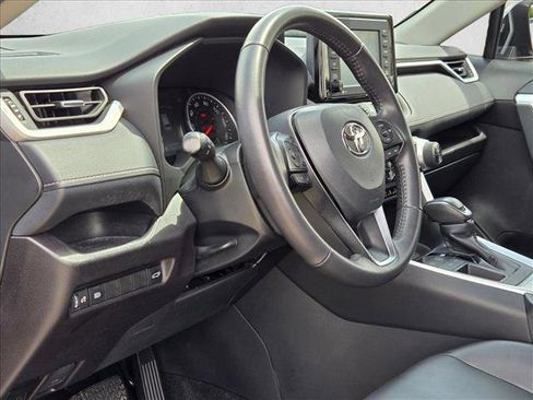 Used 2022 Toyota RAV4 XLE Premium FWD image 9