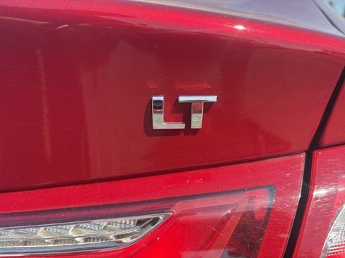 Used 2020 Chevrolet Malibu LT image 11