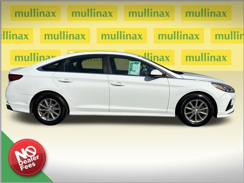 Used 2018 Hyundai Sonata SE image 2