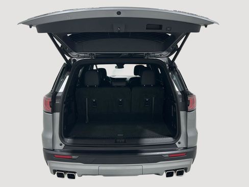 Used 2025 GMC Acadia Elevation w/ Elevation Premium Package image 23
