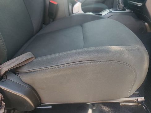 Used 2018 Jeep Wrangler Unlimited Sahara w/ Cold Weather Group AWD/4WD image 31