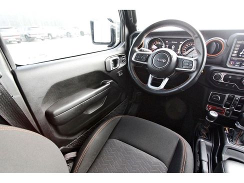 Used 2023 Jeep Gladiator Mojave image 11