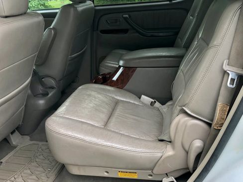 Used 2007 Toyota Sequoia Limited AWD/4WD image 12