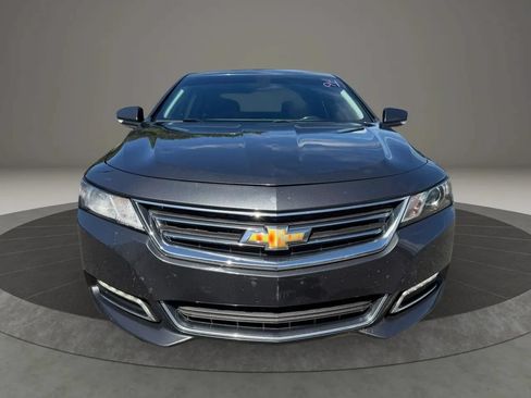 Used 2019 Chevrolet Impala LT FWD image 2