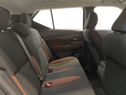 Used 2022 Nissan Kicks SR w/ Interior Electronics Package FWD image 19