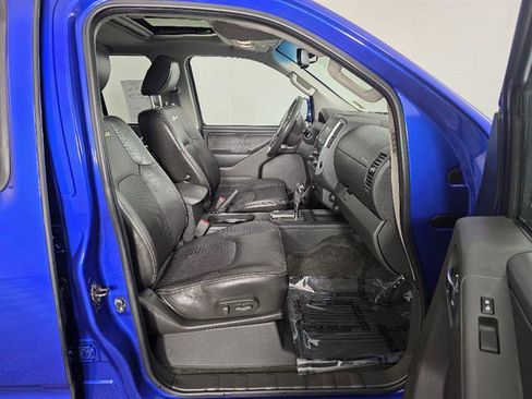 Used 2015 Nissan Frontier PRO-4X w/ Pro-4x Luxury Package image 13