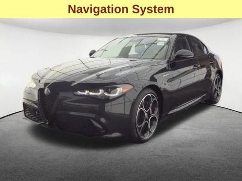 Used 2024 Alfa Romeo Giulia Veloce AWD/4WD image 4