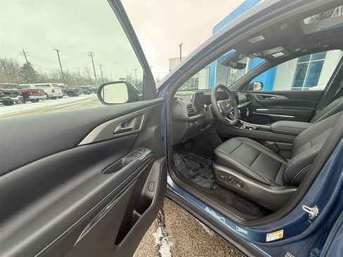 New 2026 Chevrolet Traverse LT w/ Sun and Wheel Package image 11