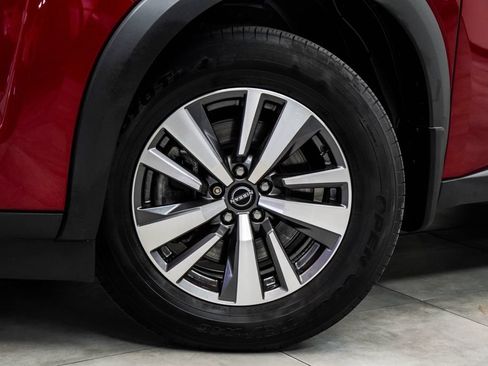 Used 2023 Nissan Pathfinder SL AWD/4WD image 3