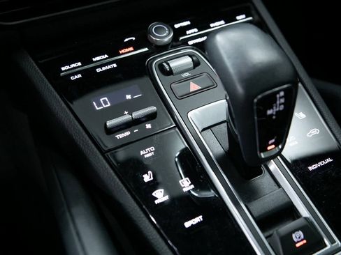 Certified 2023 Porsche Cayenne image 22