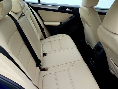 Used 2017 Volkswagen Jetta SE FWD image 22