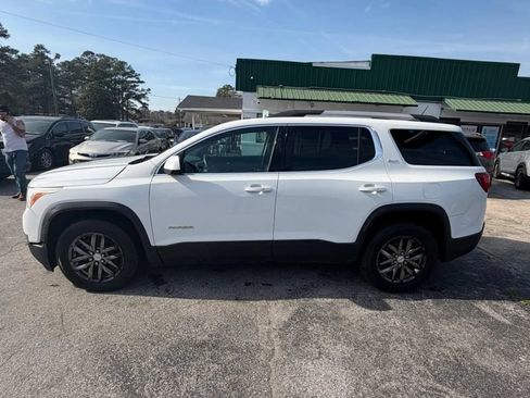 Used 2017 GMC Acadia SLT FWD image 4