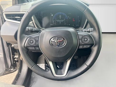 Used 2025 Toyota Corolla XSE FWD image 11