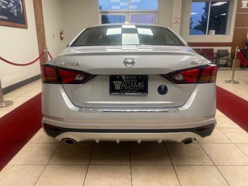 Used 2022 Nissan Altima 2.5 SV w/ SV Premium Package image 6