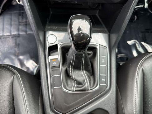Used 2024 Volkswagen Tiguan SE R-Line FWD image 39