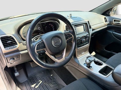 Used 2015 Jeep Grand Cherokee Laredo w/ Quick Order Package 23E AWD/4WD image 9