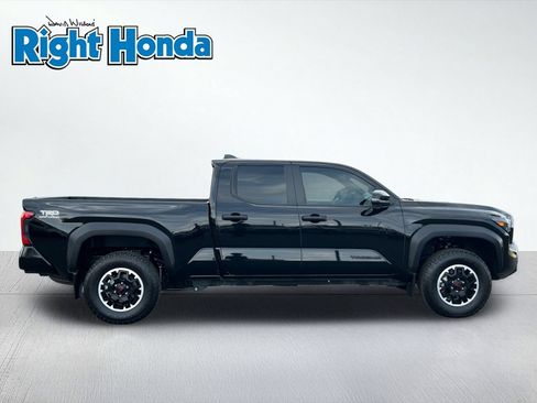 Used 2024 Toyota Tacoma TRD Off-Road w/ TRD Off Road Premium Package AWD/4WD image 7