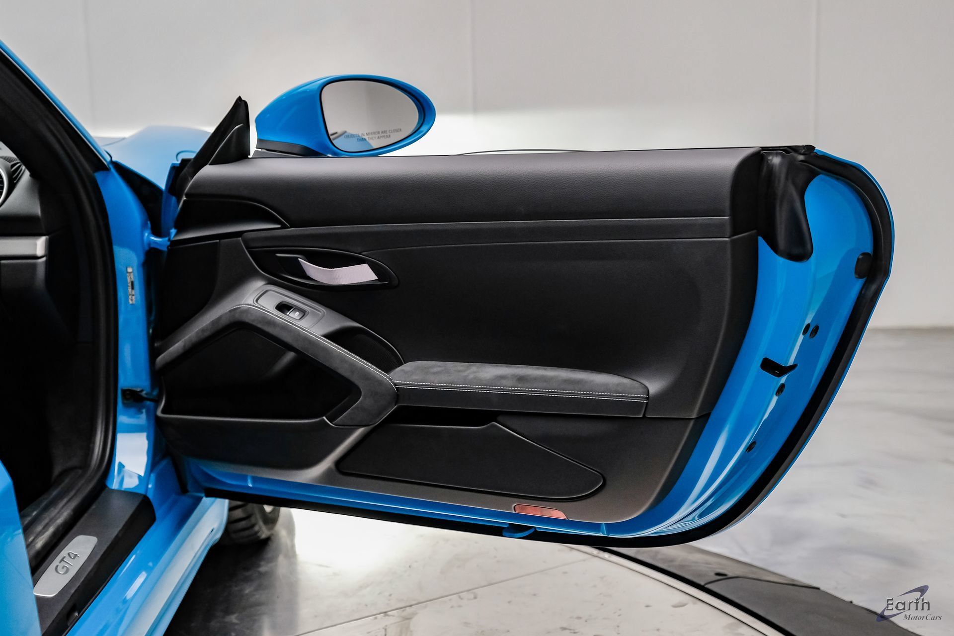Used 2020 Porsche 718 Cayman GT4 RWD image 92