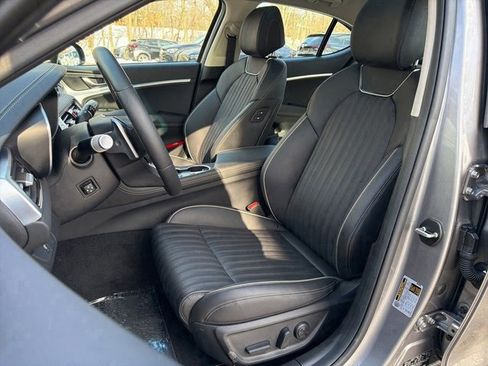 Used 2026 Genesis G70 2.5T Prestige image 15
