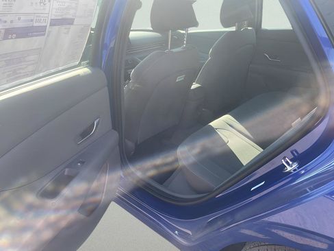 Used 2025 Hyundai Elantra Sport FWD image 17