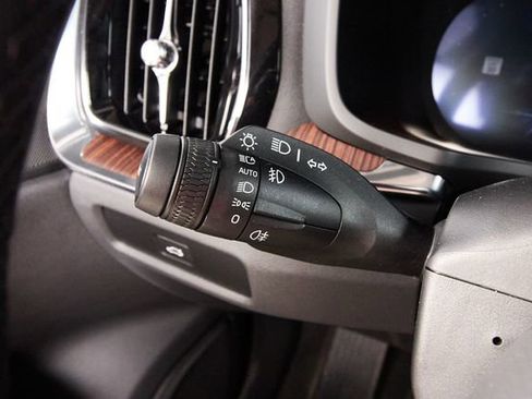 Certified 2025 Volvo V60 B5 Cross Country Plus AWD/4WD image 20
