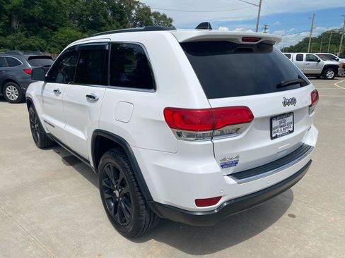 Used 2017 Jeep Grand Cherokee Limited AWD/4WD image 8