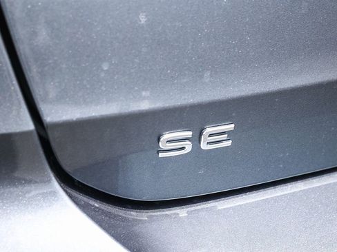 New 2025 Volkswagen Taos SE image 14