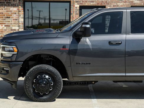 Used 2023 RAM 3500 Laramie AWD/4WD image 18