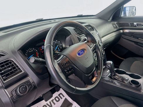 Used 2019 Ford Explorer XLT FWD image 9