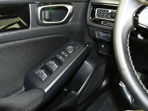 Certified 2025 Honda Civic Sport image 32