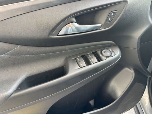 Used 2025 Buick Envista Sport Touring image 20