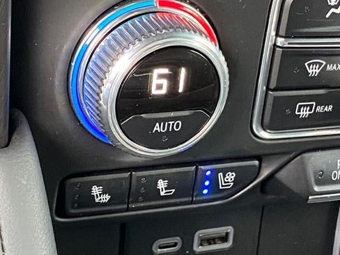 Used 2024 GMC Yukon AT4 w/ AT4 Premium Package AWD/4WD image 19
