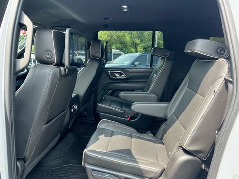 Used 2021 GMC Yukon XL SLT w/ Rear Media and Nav Package AWD/4WD image 25