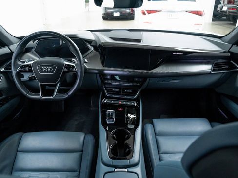 Used 2022 Audi e-tron GT Prestige w/ Prestige Package image 8