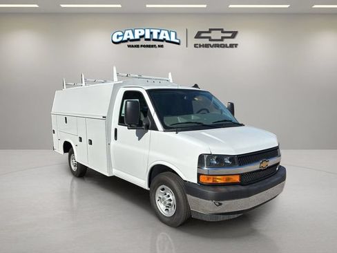 New 2025 Chevrolet Express 3500 w/ Power Convenience Package RWD image 14