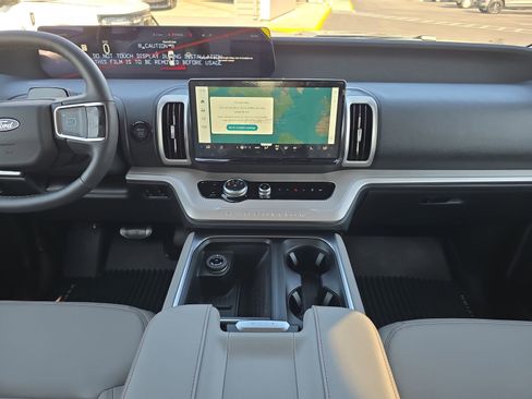New 2025 Ford Expedition Active RWD image 9