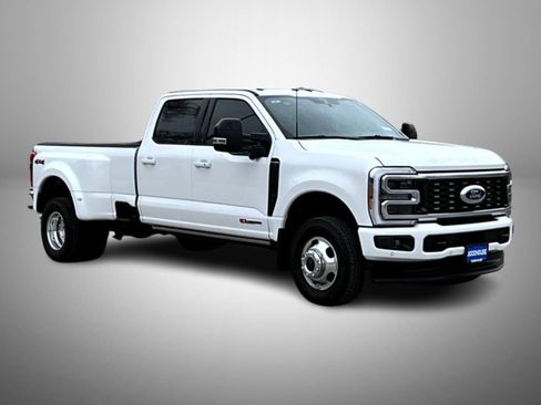 Used 2026 Ford F350 Platinum image 3