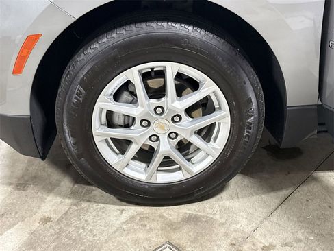 Used 2023 Chevrolet Equinox LS image 25