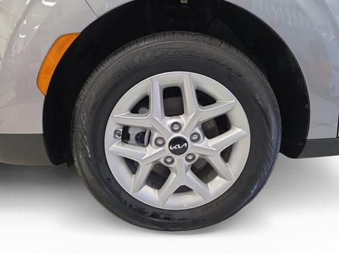 Used 2025 Kia Soul LX w/ LX Technology Package FWD image 27