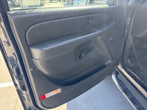 Used 2006 Chevrolet Silverado 2500 LT w/ Onstar Plus Package image 11