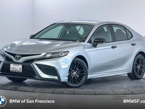 Used 2022 Toyota Camry SE w/ Carpet Mat Package (TMS) FWD image 1
