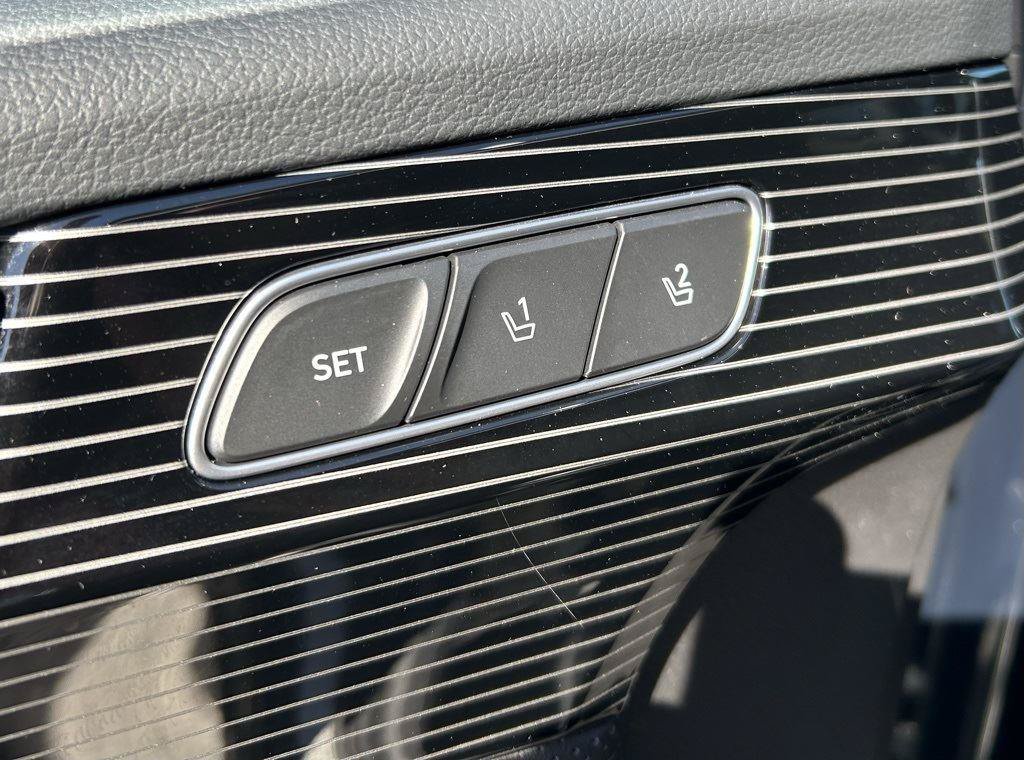 Used 2025 Hyundai Palisade Calligraphy AWD/4WD image 14