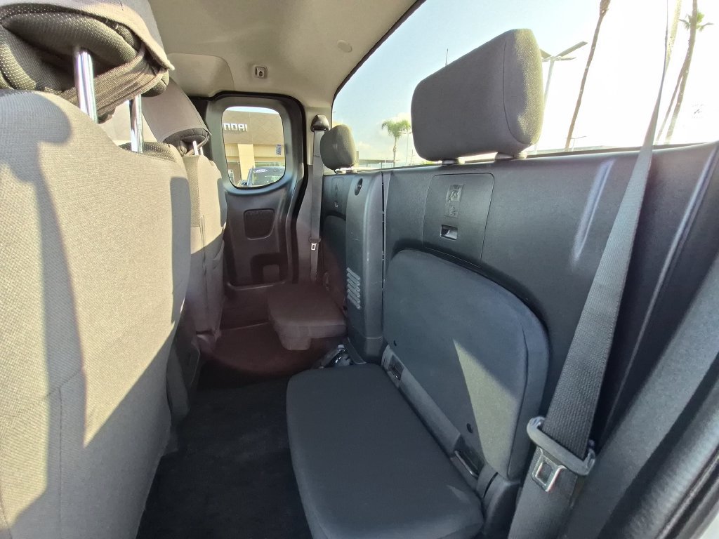 Used 2023 Nissan Frontier SV w/ Technology Package AWD/4WD image 28