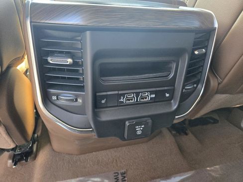 Used 2019 RAM 1500 Laramie AWD/4WD image 26